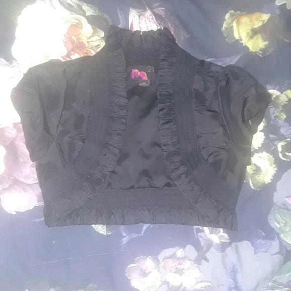 Rue21 Tops - 2/$20 Rue21 Black Fleece Lined Ruffle Collar Bolero S